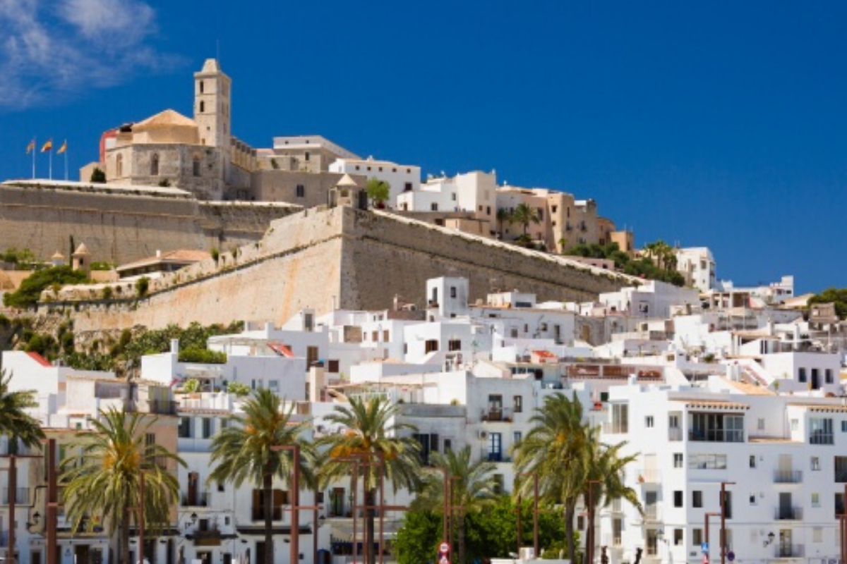 Visitar Dalt Vila rent a car Ibiza