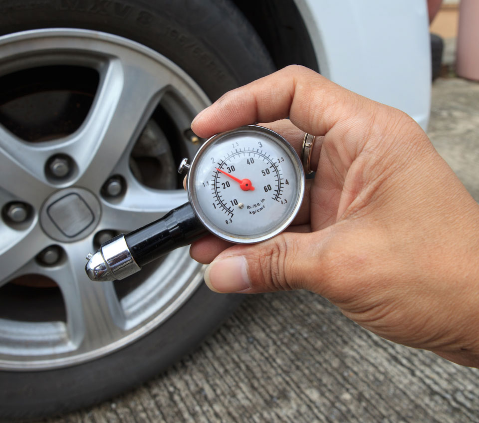 revisar presión de neumáticos
