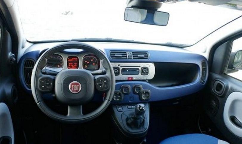 Interior Fiat panda alquiler coches Ibiza