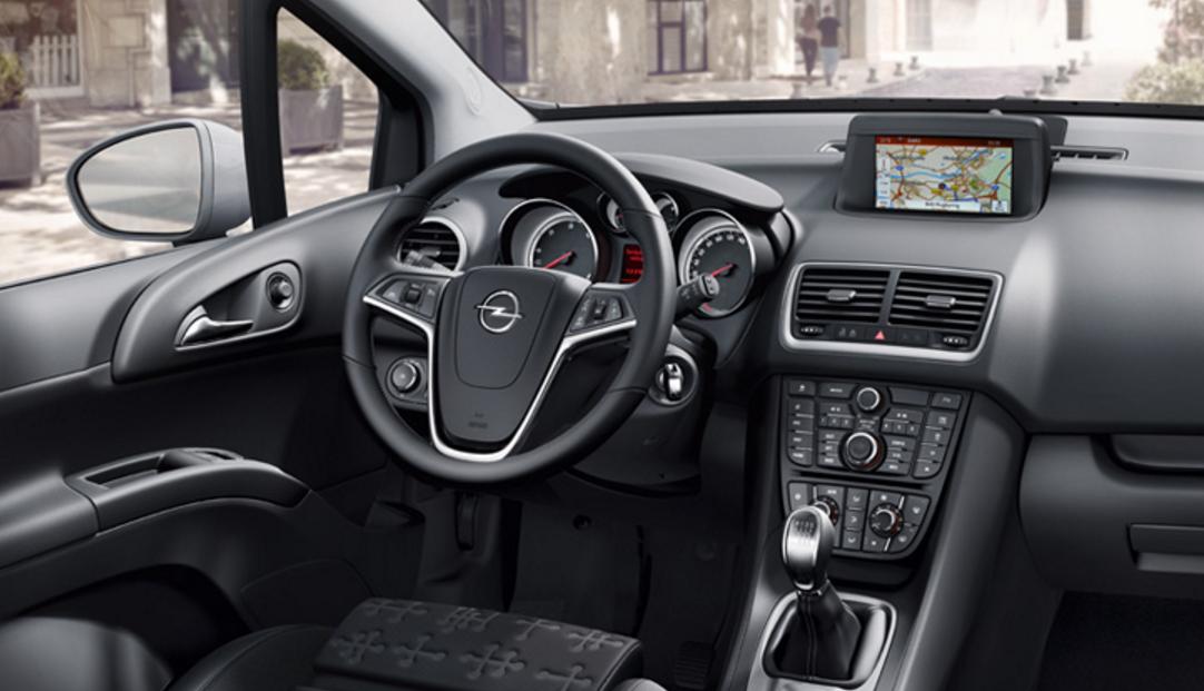 Interior del Opel Meriva test rent a car Ibiza