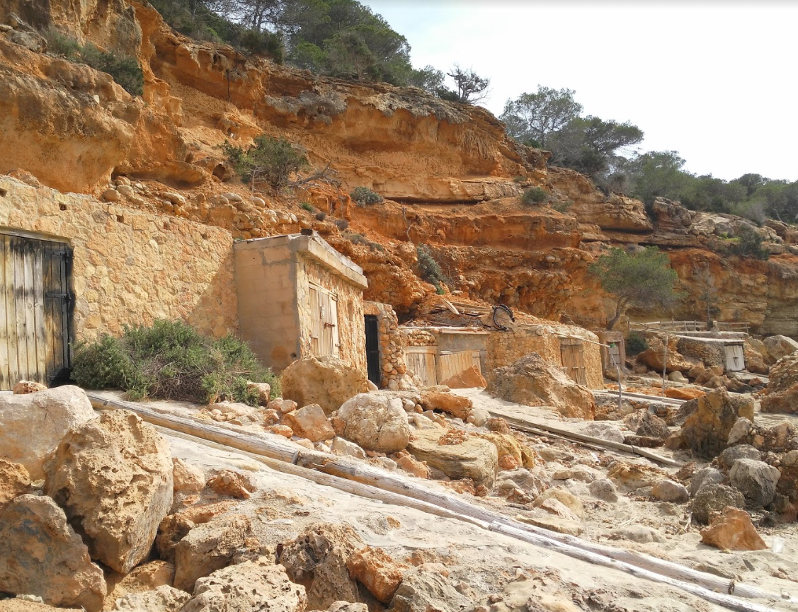 Visita Cala salada con First rent a car Ibiza